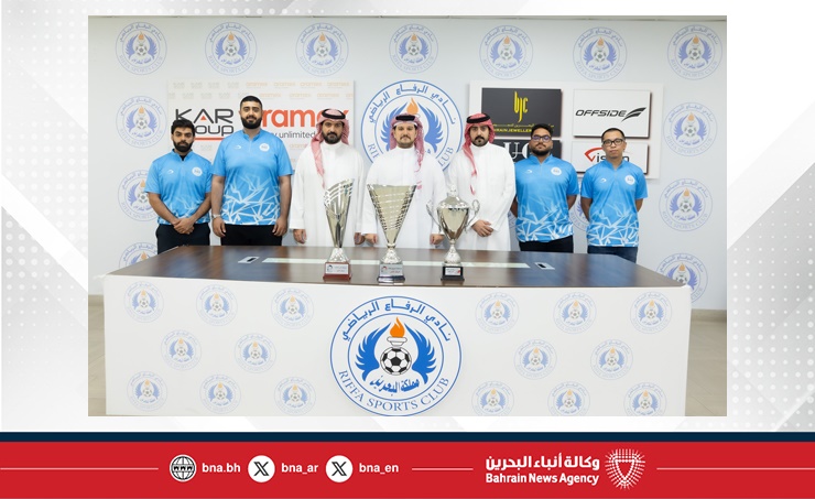 نائب رئيس نادي الرفاع يكرم فريق البولينغ بعد التتويج ببطولتي الدوري العام وكأس الاتحاد لموسم 2025